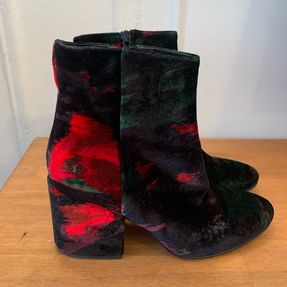 Strategia Velvet 3" Healed Booties Size 37.5 - Black, Red, and Dark Green